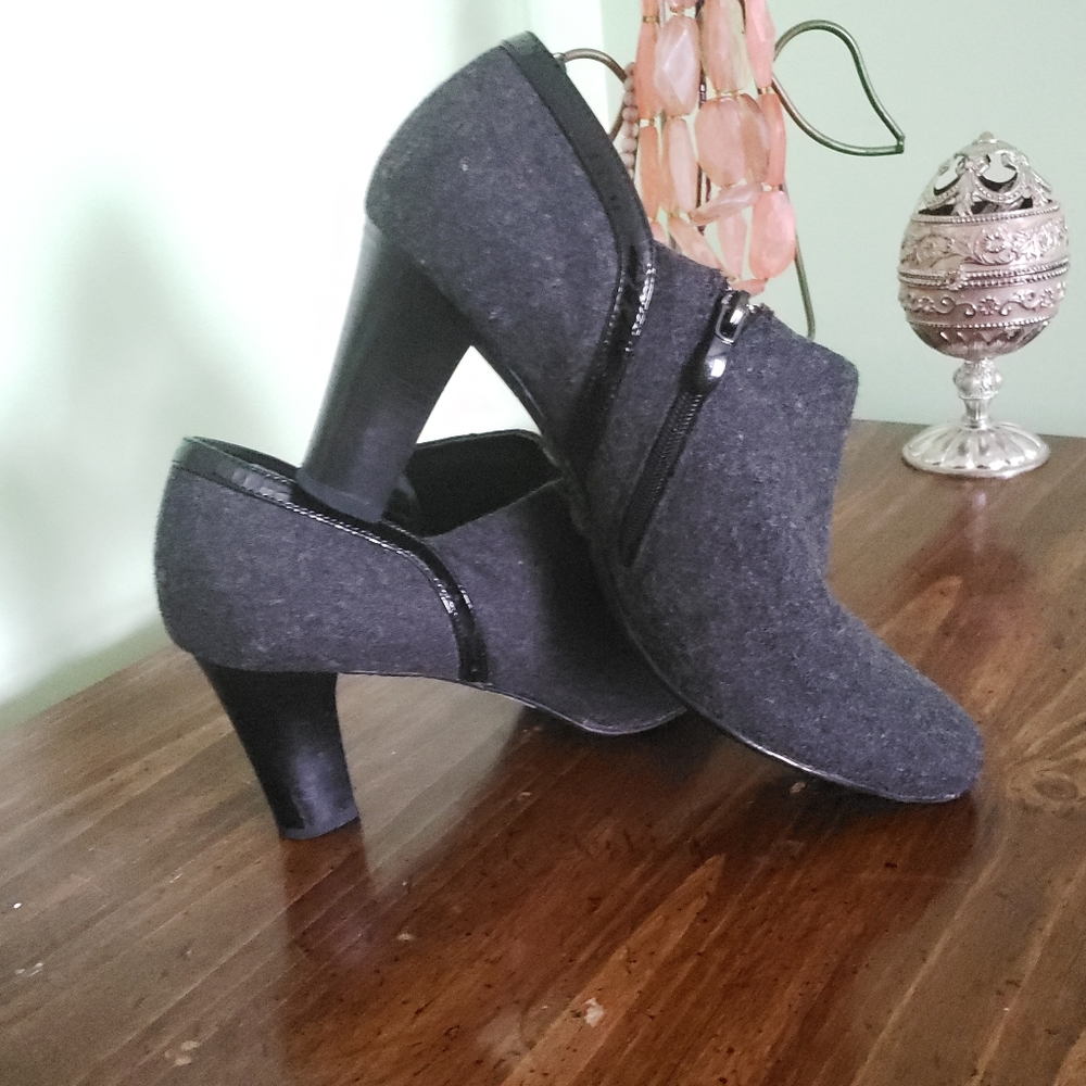 Liz Claiborne shoes